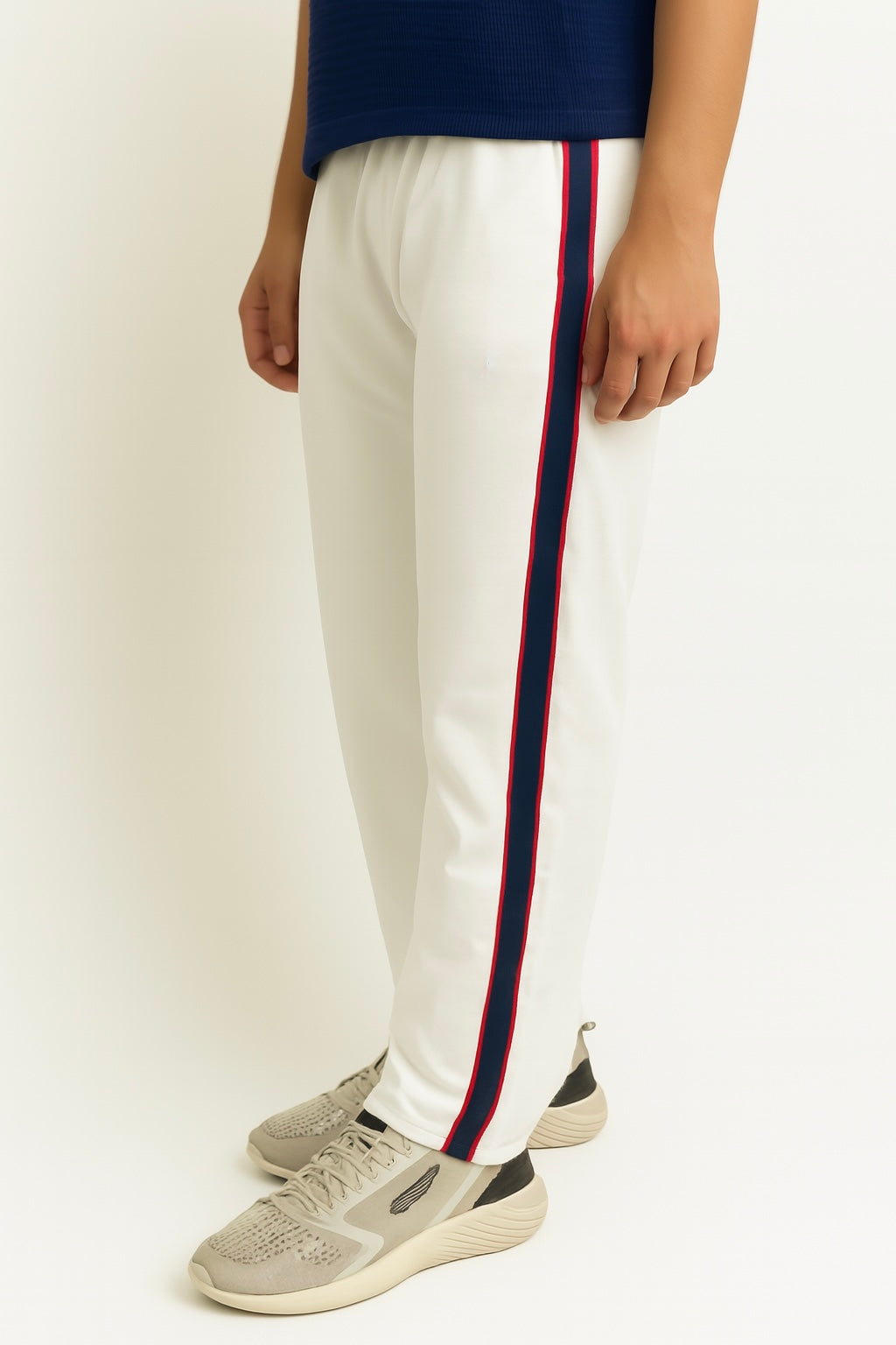 Wrinkle Free Lose-Fit Trousers (Single Stripe)